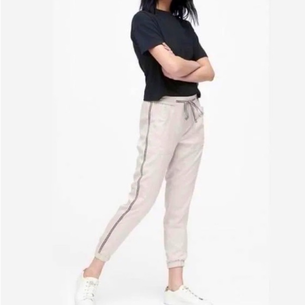NWT Banana Republic Utility Jogger Pants Size Small